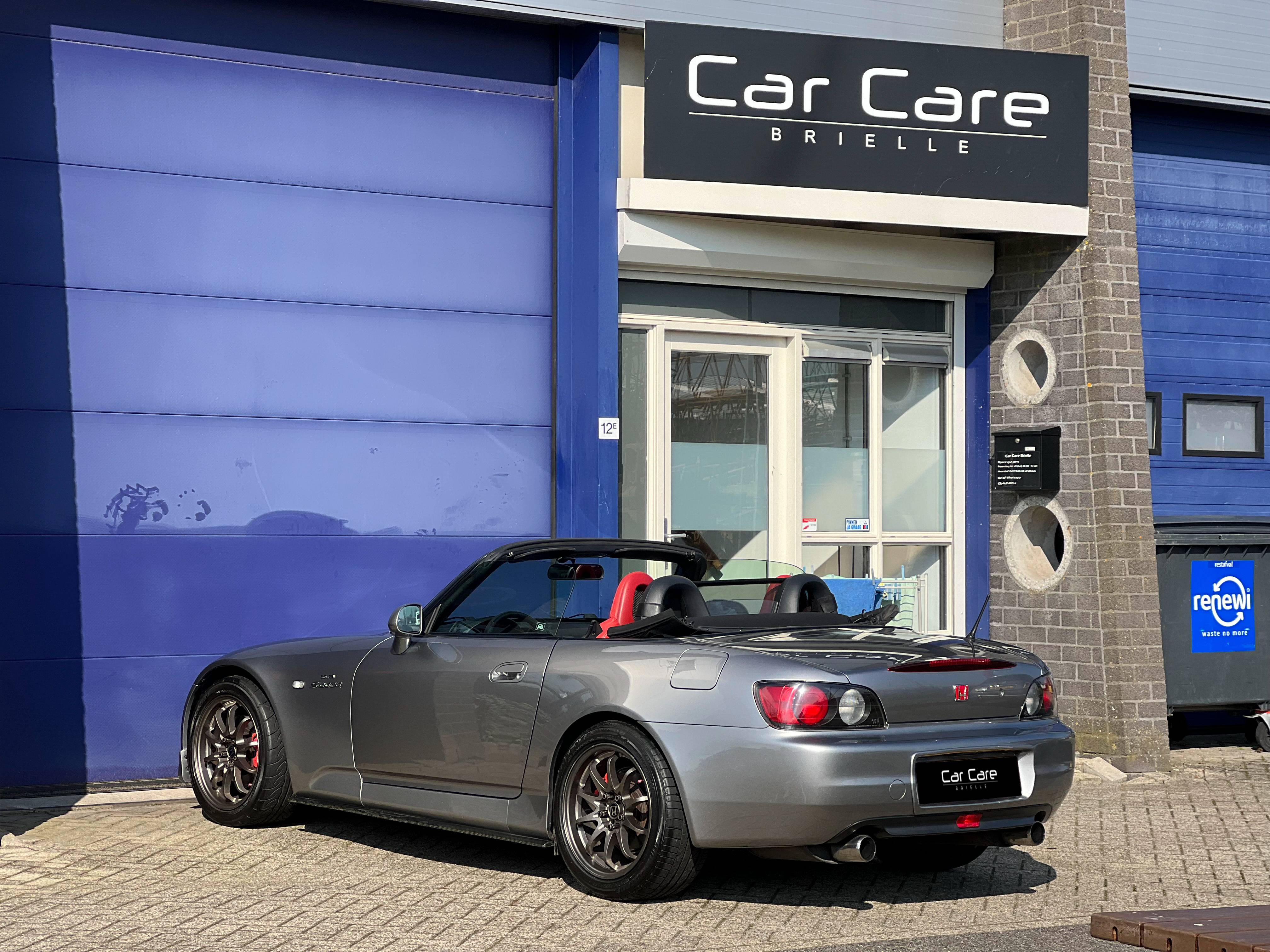 Grijze Mazda