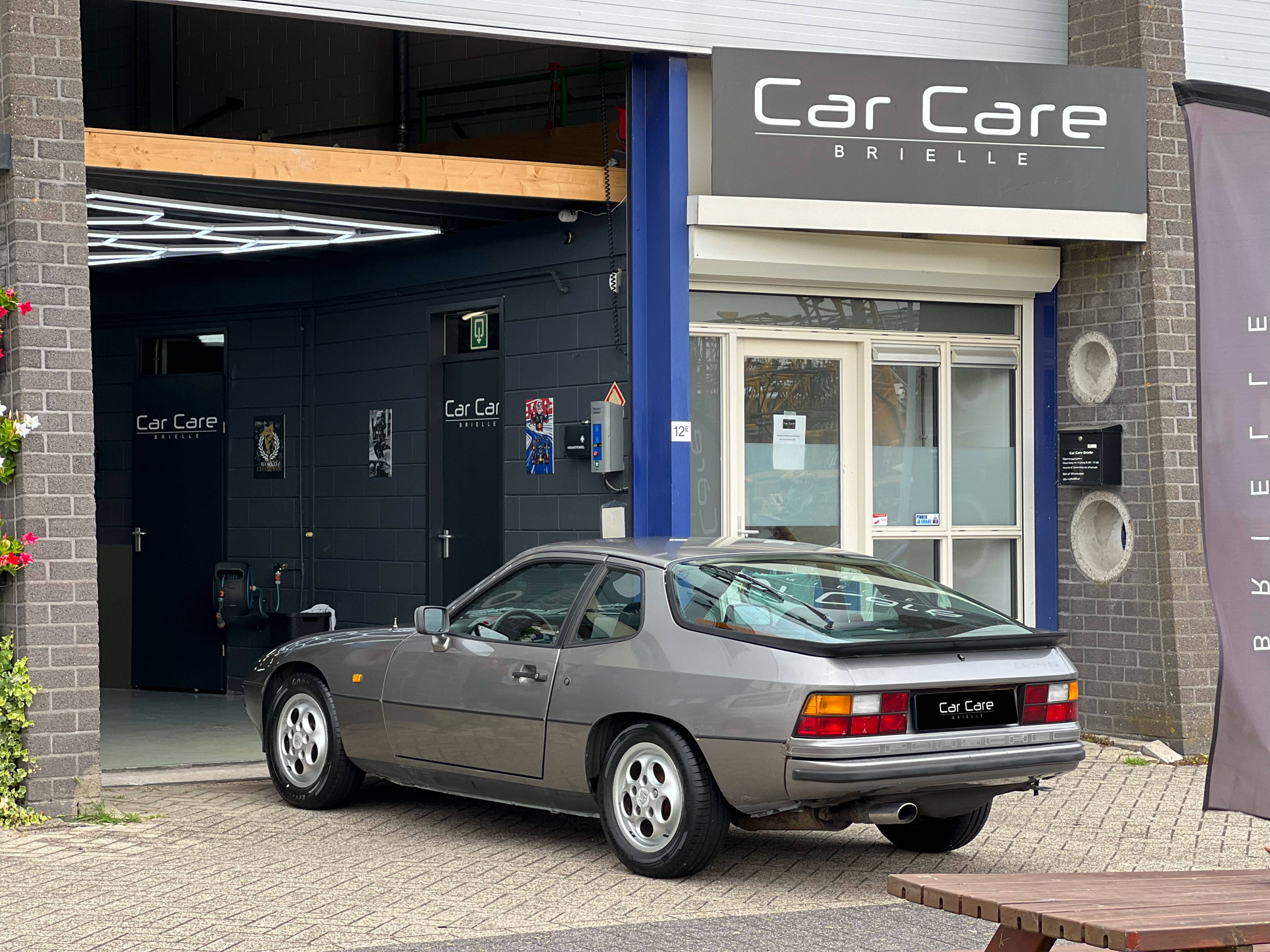 Grijze auto bij Car Care Brielle